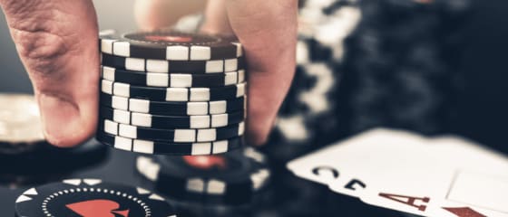 Poker ve Blackjack Arasındaki En Büyük 5 Fark